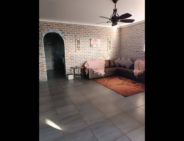 4 BEDROOM PROPERTY TO RENT IN ROTHDENE